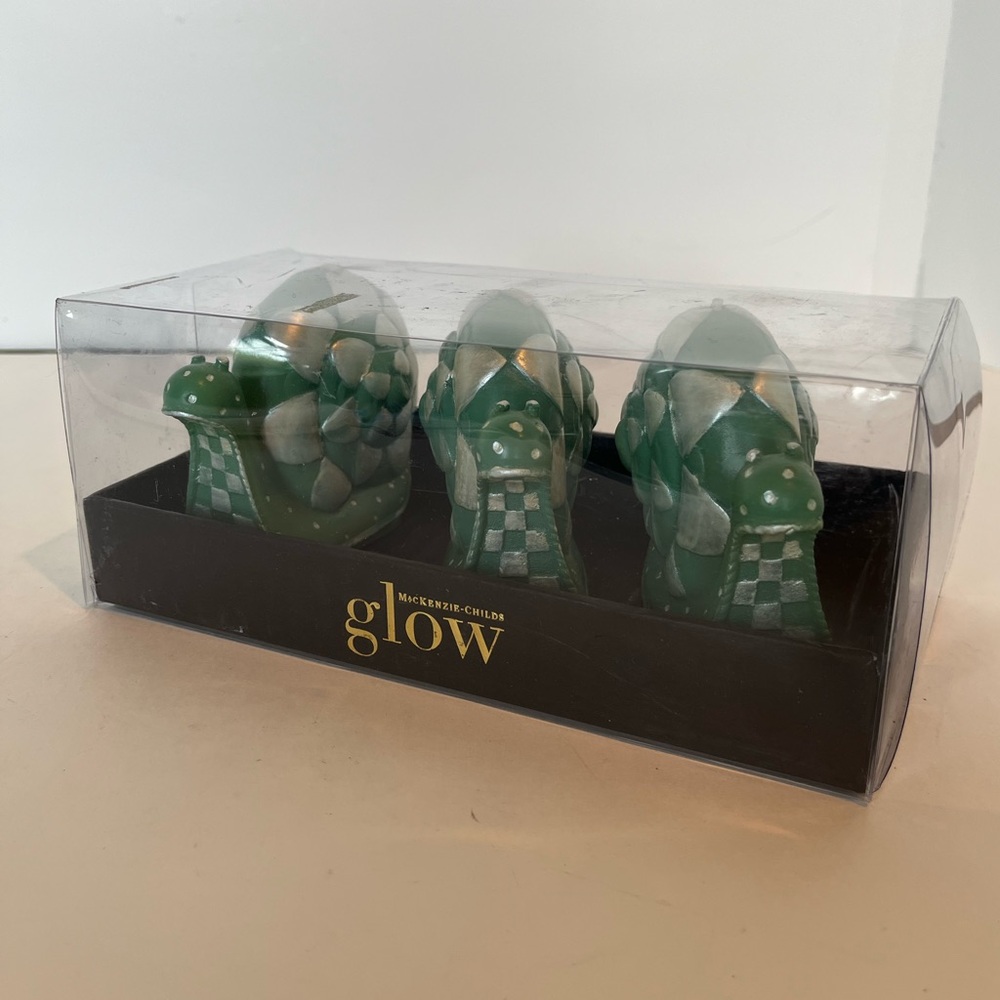 New in Box MacKenzie-Childs Glow Set of Snail Shaped Candles Emerald Check - Picture 3 of 13